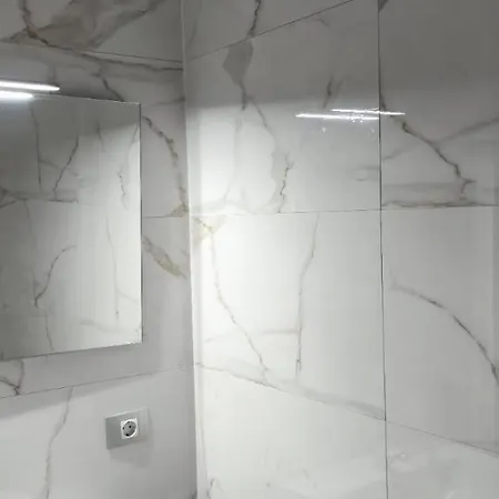 דירה 5 Min Walk From Yumbo 310