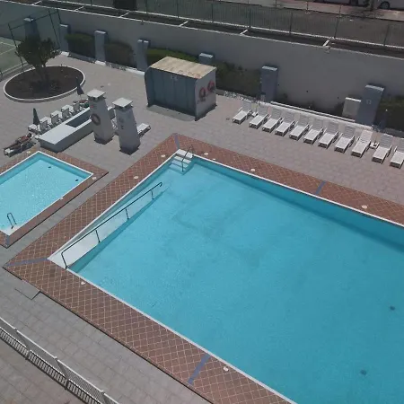 5 Min Walk From Yumbo 310 شقة *